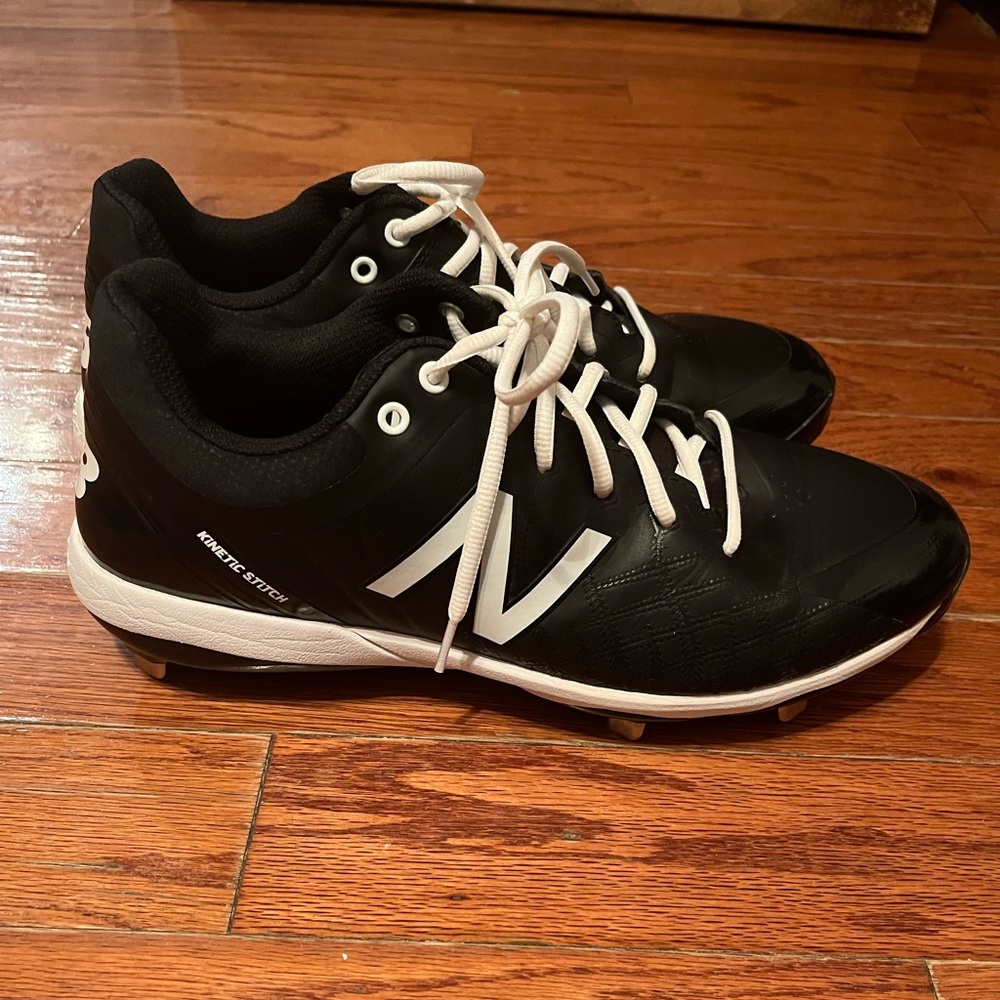 Mens New Balance Baseball Cleats